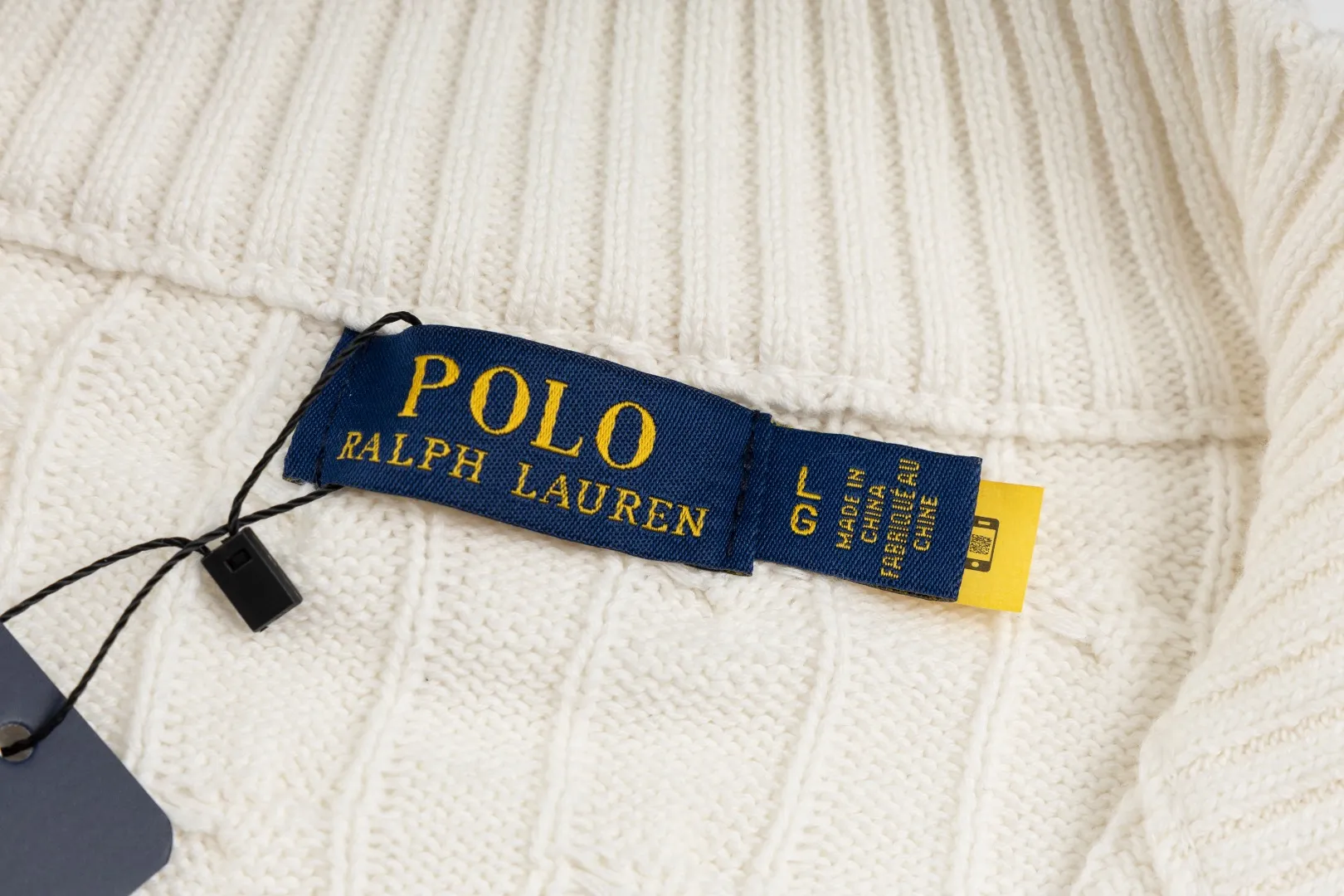 P260 #R98 RALPH LAUREN Ralph Lauren nine-color classic small label embroidery logo full zipper knitted cable cardigan sweater, high-density LOGO embroidery on the chest, original customization of tag accessories. Made of pure cotton yarn, pure cotton is skin-friendly and comfortable, small label war horse embroidered twist zipper cardigan sweater 🐎 high quality, follow the blogger to learn how to wear it! Let’s buy a Ralph Lauren cable sweater. It’s a super hard-to-find series after it became popular. It’s hard to find one on the official website. It’s simple and practical to wear, with a lazy and loose feel. The thickened fabric has more texture, feels soft and delicate, and has a loose fit. Whether worn alone or layered, you can wear different styles of fashion with just one piece!   Size：XS S M L